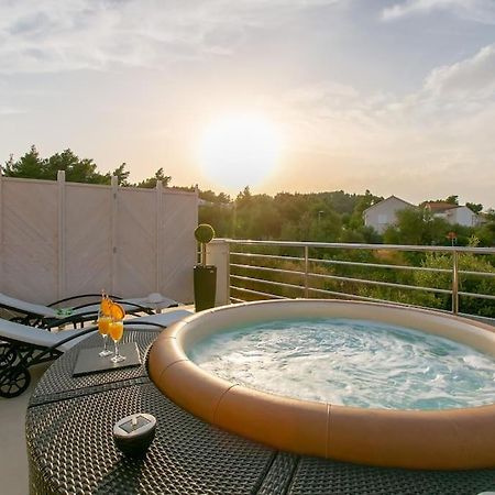 Villa Kora - Luxury Holiday Apartments Lumbarda Luaran gambar