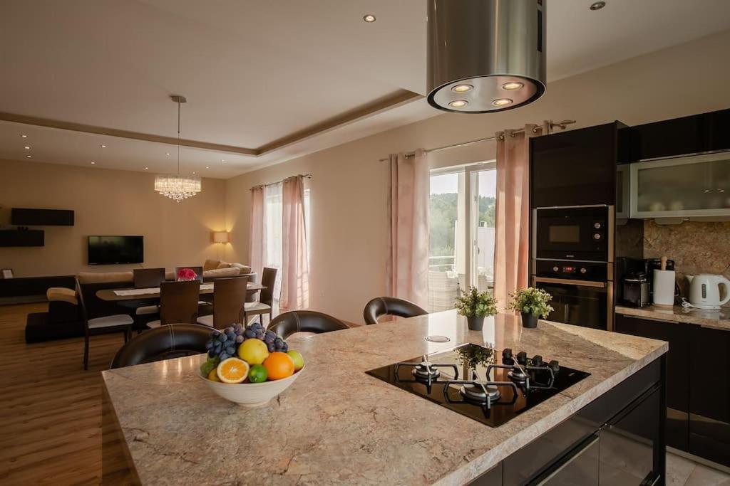 Villa Kora - Luxury Holiday Apartments Lumbarda Luaran gambar